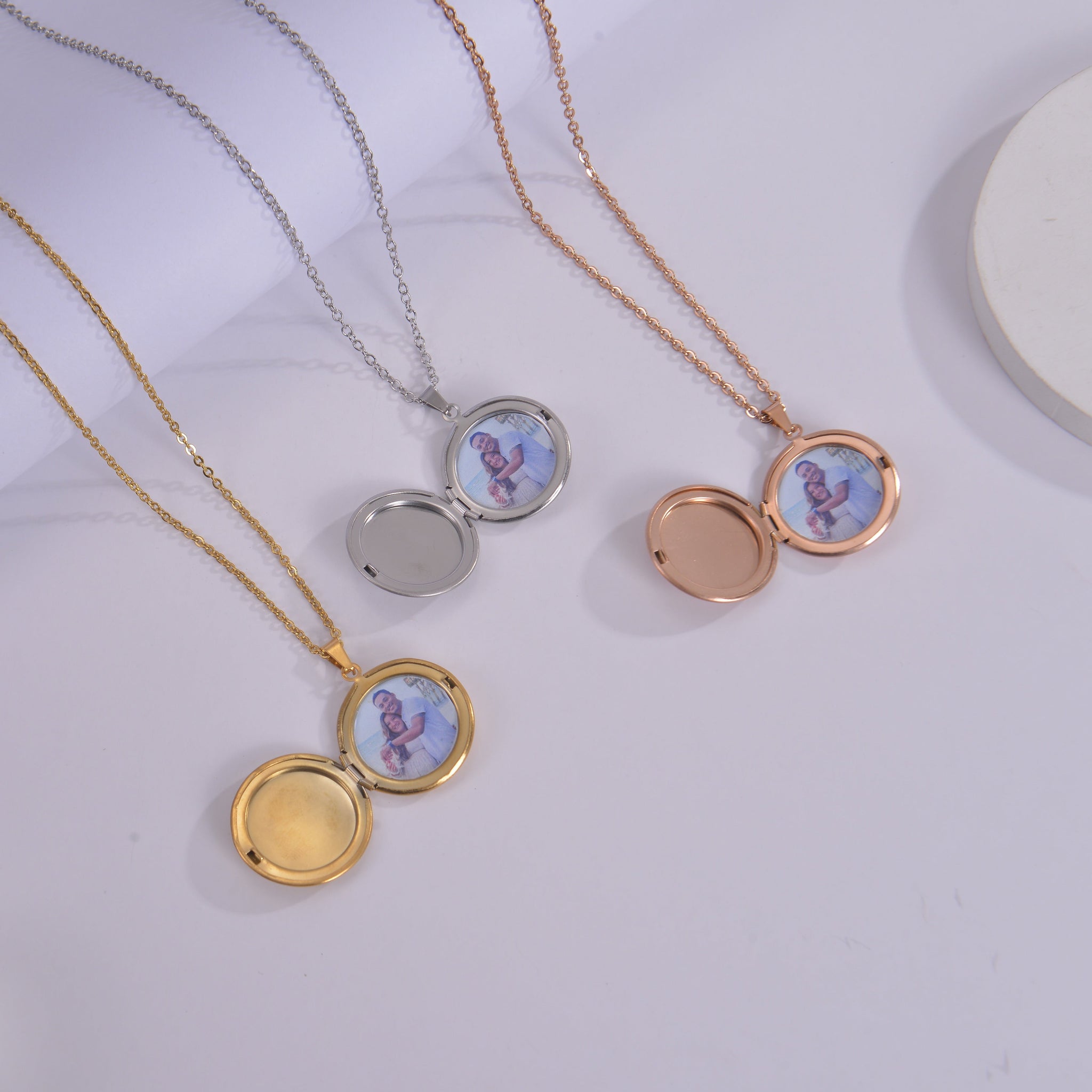 Foldable Circle Photo Necklace